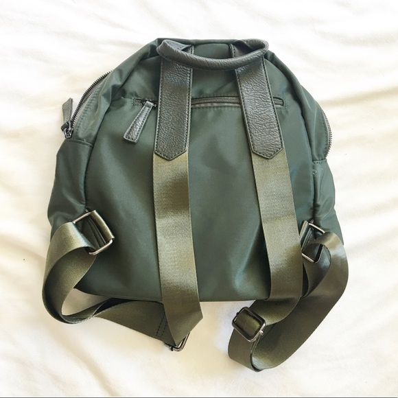 small backpack - Picture 3 of 3